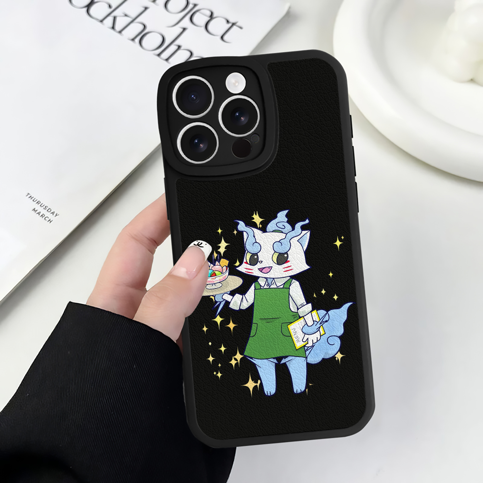 （画像用） 妖怪ウォッチ Yo-kai Watch 【iPhone 16シリーズ対応】シリコンスマホケース（レザー調） 材質：シリコン